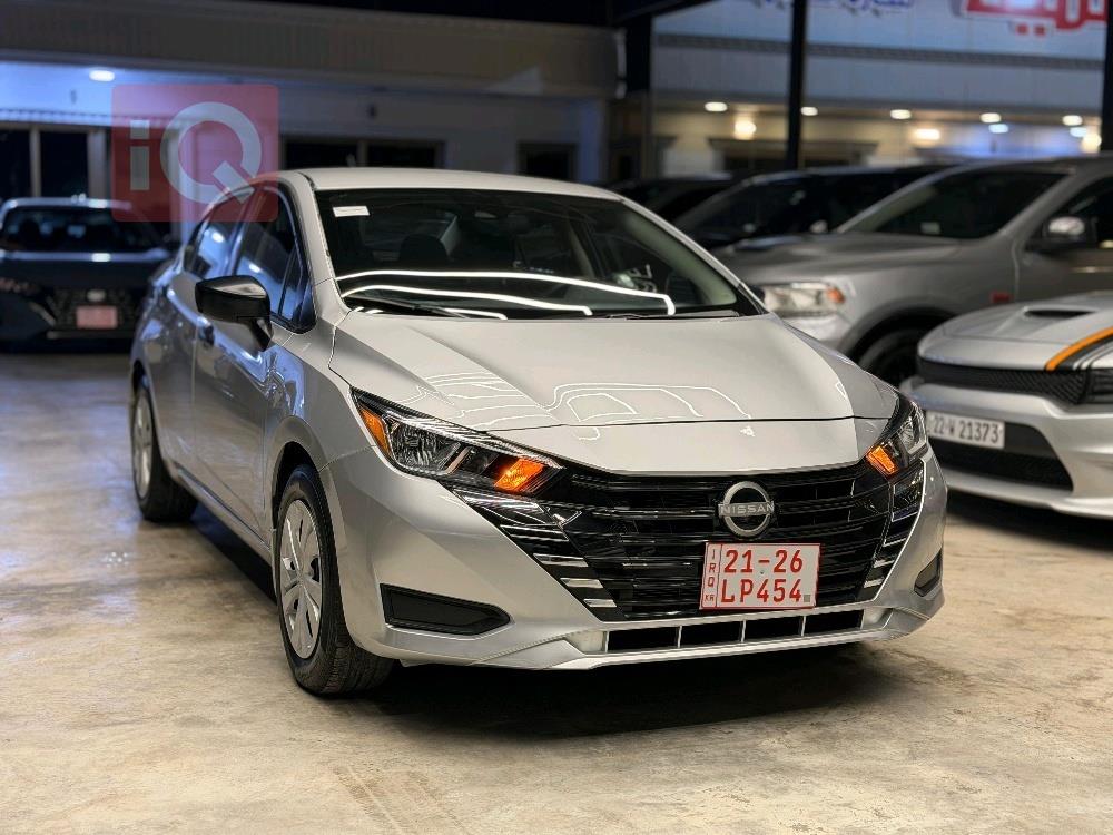 نيسان فيرسا